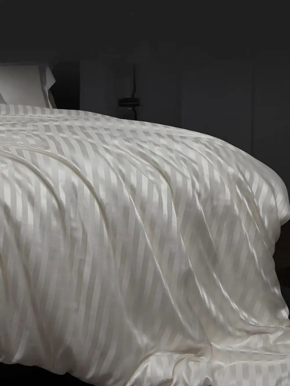 Silk Comforter 100% Mulberry Silk Dupioni Silk Long Filament With Silk Stripe Shell Cover Silk Filled Duvet UK Size Customize